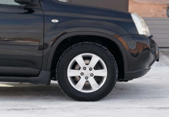 Подержанный автомобиль Nissan X-Trail 2007 года (9 фото)