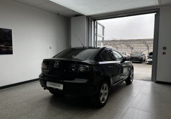 Подержанный автомобиль Mazda 3 Sedan 2008 года (4 фото)
