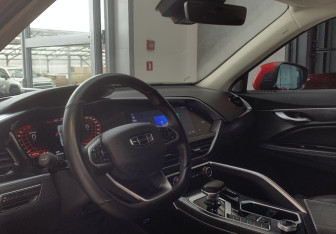 Подержанный автомобиль Geely Tugella 2021 года (11 фото)