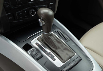 Подержанный автомобиль Audi Q5 2011 года (15 фото)