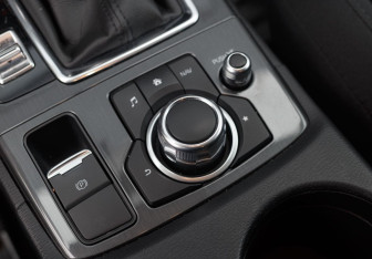 Подержанный автомобиль Mazda CX-5 2015 года (17 фото)