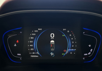 Подержанный автомобиль Geely Coolray 2021 года (12 фото)