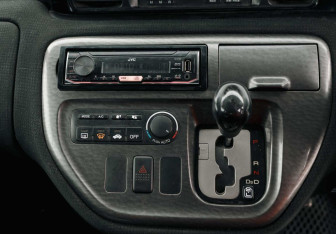 Подержанный автомобиль Honda Avancier Wagon 2001 года (14 фото)