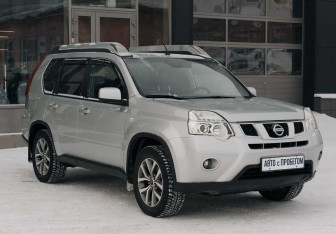 Подержанный автомобиль Nissan X-Trail 2012 года (3 фото)