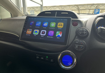 Подержанный автомобиль Honda Fit Shuttle 2012 года (12 фото)
