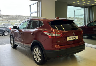 Подержанный автомобиль Nissan Qashqai 2017 года (6 фото)