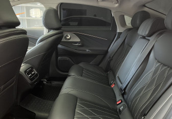 Подержанный автомобиль Chery Arrizo 8 2025 года (14 фото)