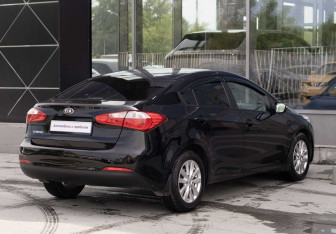 Подержанный автомобиль Kia Cerato Sedan 2013 года (5 фото)