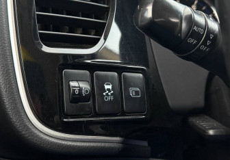 Подержанный автомобиль Mitsubishi Outlander 2012 года (18 фото)