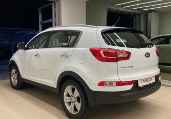 Подержанный автомобиль Kia Sportage 2012 года (4 фото)
