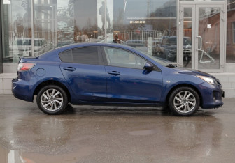 Подержанный автомобиль Mazda 3 Sedan 2012 года (4 фото)