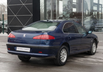 Подержанный автомобиль Peugeot 607 2004 года (5 фото)