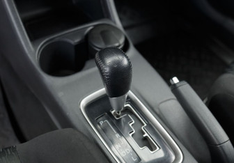 Подержанный автомобиль Mitsubishi Outlander 2015 года (16 фото)