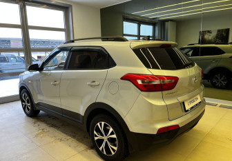 Подержанный автомобиль Hyundai Creta 2018 года (7 фото)
