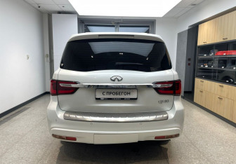 Подержанный автомобиль Infiniti QX80 2018 года (6 фото)