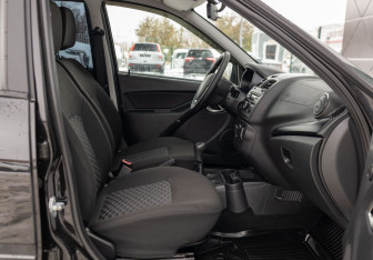 Подержанный автомобиль LADA (ВАЗ) Granta Sedan 2023 года (20 фото)