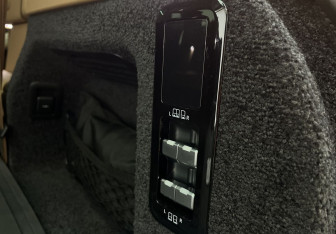 Подержанный автомобиль Land Rover Range Rover 2023 года (25 фото)