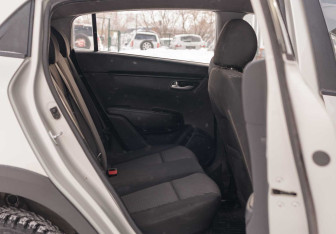 Подержанный автомобиль Kia Rio Hatchback 2019 года (17 фото)