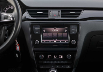 Подержанный автомобиль Skoda Rapid Liftback 2018 года (14 фото)