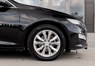 Подержанный автомобиль Chevrolet Malibu Sedan 2018 года (9 фото)