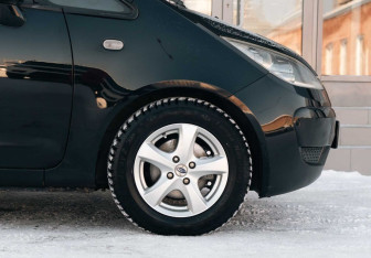 Подержанный автомобиль Mitsubishi Colt Wagon 2006 года (9 фото)