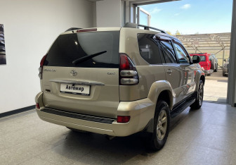 Подержанный автомобиль Toyota Land Cruiser Prado 2008 года (4 фото)