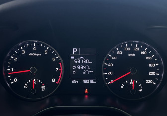 Подержанный автомобиль Kia Rio Sedan 2019 года (10 фото)
