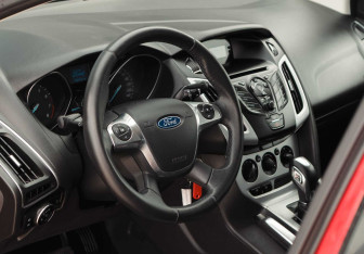 Подержанный автомобиль Ford Focus Hatchback 2012 года (11 фото)