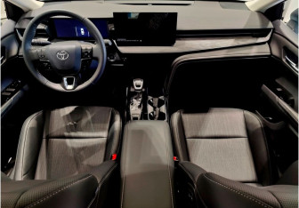 Новый Toyota Camry Sedan 2025 (12 фото)