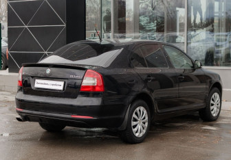 Подержанный автомобиль Skoda Octavia Liftback 2011 года (5 фото)