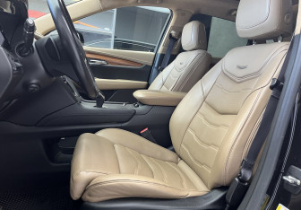 Подержанный автомобиль Cadillac XT5 2017 года (9 фото)