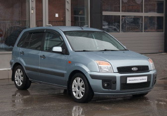 Подержанный автомобиль Ford Fusion 2007 года (3 фото)