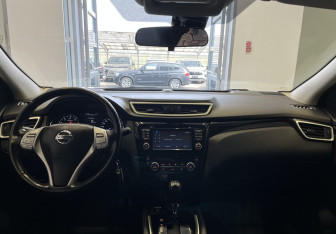 Подержанный автомобиль Nissan Qashqai 2017 года (8 фото)