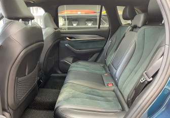 Подержанный автомобиль Geely Monjaro 2023 года (13 фото)