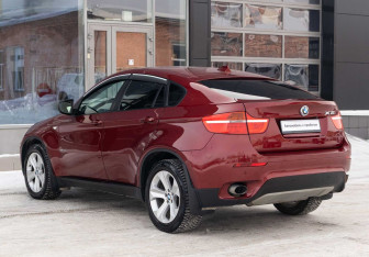 Подержанный автомобиль BMW X6 2011 года (7 фото)