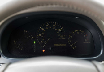 Подержанный автомобиль Lexus RX 2000 года (12 фото)