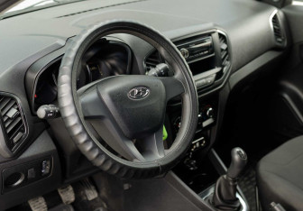 Подержанный автомобиль LADA (ВАЗ) XRAY 2019 года (11 фото)