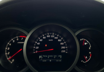 Подержанный автомобиль Suzuki Grand Vitara 2010 года (13 фото)