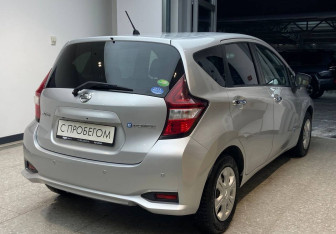 Подержанный автомобиль Nissan Note 2019 года (5 фото)