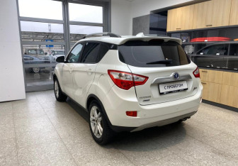 Подержанный автомобиль Changan CS35 2015 года (7 фото)