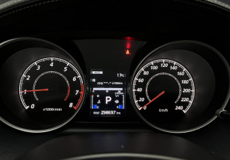 Подержанный автомобиль Mitsubishi Outlander 2012 года (10 фото)
