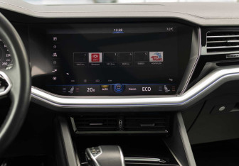 Подержанный автомобиль Volkswagen Touareg 2021 года (14 фото)