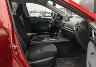 Подержанный автомобиль Mazda 3 Hatchback 2014 года (21 фото)