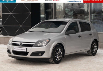 Подержанный автомобиль Opel Astra Hatchback 2006 года (1 фото)