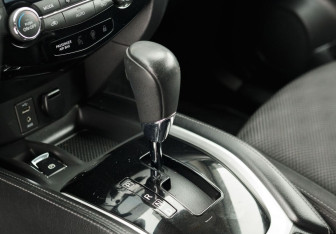 Подержанный автомобиль Nissan Qashqai 2017 года (14 фото)