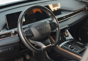 Подержанный автомобиль Exeed LX 2022 года (11 фото)