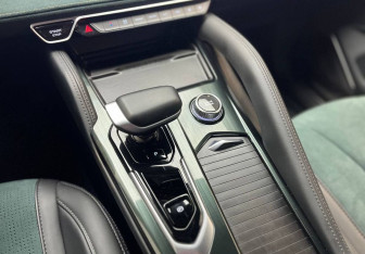 Подержанный автомобиль Geely Monjaro 2024 года (11 фото)