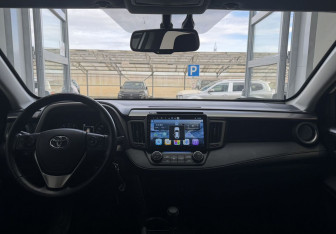 Подержанный автомобиль Toyota RAV4 2019 года (8 фото)