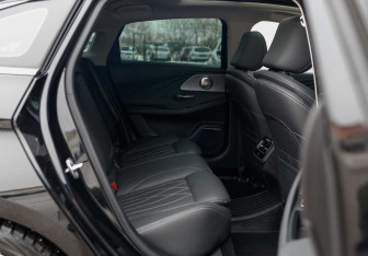 Подержанный автомобиль Chery Arrizo 8 2023 года (20 фото)