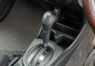 Подержанный автомобиль Honda Fit Shuttle 2014 года (14 фото)